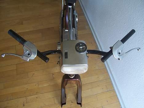 Vespa ciao projekt (solgt) - Lige et nærbilled af styret billede 11