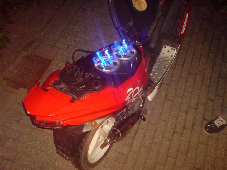 Peugeot Speedfight 2 - Homo´erne i baggrunden :D billede 8