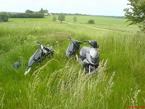 Yamaha Jog FS AC - på tur, tjek min fede mørke front.  billede 6