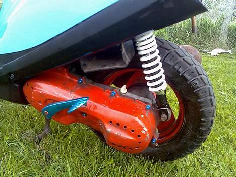 Yamaha Jog (solgt) - ny støddæmper, ny kickstarter, nye skruer!  billede 8