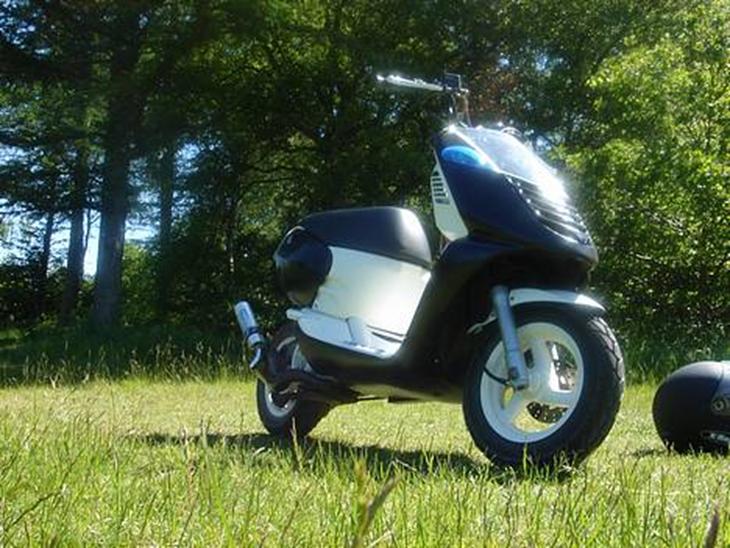 Aprilia sonic nakket.. - der kommer bartstyr på men kg-import skal lige have en Adapter hjem til mig :D billede 1