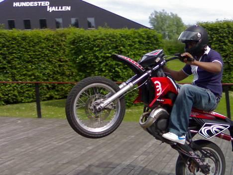 Gilera SMT SOLGT FOR 16.500!!! - RYGER PÅ BAGHJUL NEMT SOM IGENTING :D billede 1