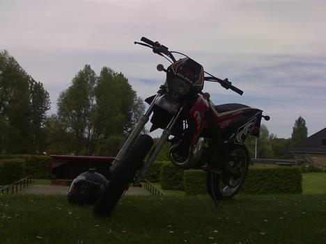 Gilera SMT SOLGT FOR 16.500!!! - lidt mørkt men det går sku nok heeh ;P billede 3