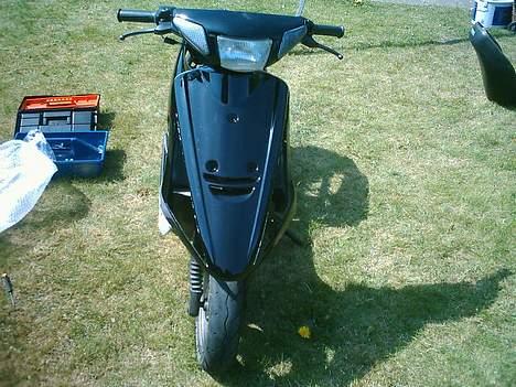 Yamaha Jog FS **SOLGT** - Udskæringerne i frontskjoldet mangler bare noget gitter ! billede 4