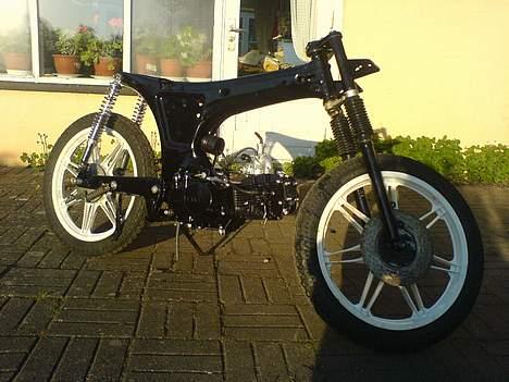 Puch Monza 125ccm. - Solgt - det begynder at tage form. billede 3