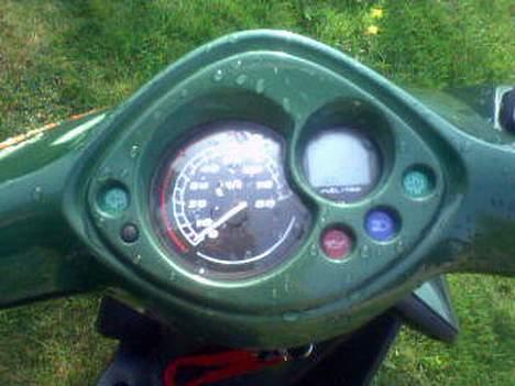 Yamaha Jog R (SOLGT) - Ja, det er bare regn der er på ;) .. - Undskyld kvaliteten for de sidste billeder :(  billede 9