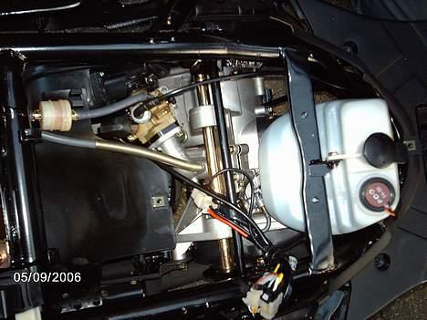 PGO PMX Sport - Ved at samle efter den er malet. billede 3