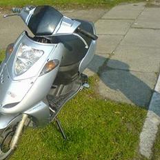 Aprilia Sonic ¤ solgt til Larsson