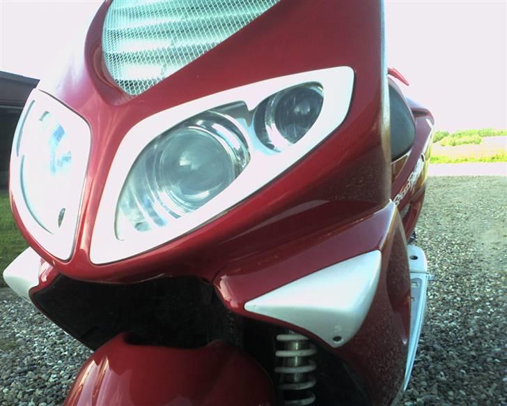 Peugeot Speedfight 2 wrc - Solgt - - blinklys også malet.,. og jaa det kan godt blinke igennem ;)  billede 3