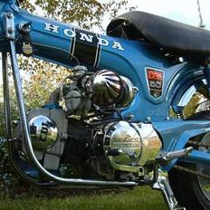 Honda  DAX ST 50  138 ccm 