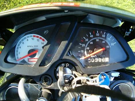 Derbi Senda. TOTALT SKADET billede 7