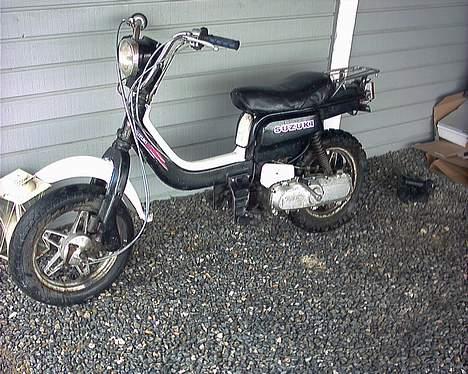 Suzuki fz 50 (SOLGT) billede 1