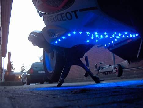 Peugeot Speedfight 2 wrc 307 ac - 38 dioder under bunden. billede 6