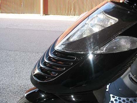 Aprilia Sonic - Solgt - Den skinner så meget at man kan se mig :-) billede 8