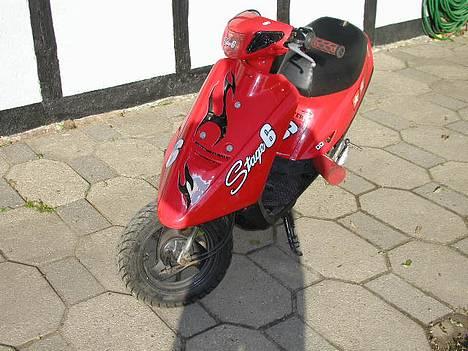 Yamaha Jog ¤Stage6 racer`en¤ - Det røde lyn billede 1