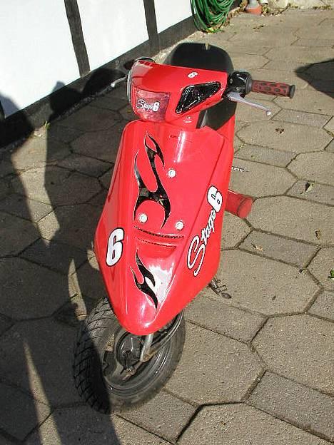 Yamaha Jog ¤Stage6 racer`en¤ - har fået bliklysglas på nu billede 6