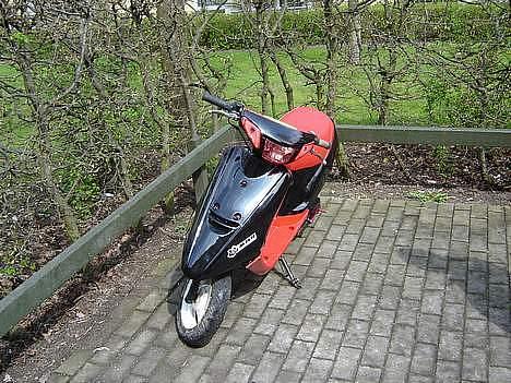 Yamaha Jog FS - SOLGT -  - Fælgen er sort nu ;) billede 4