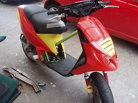 Piaggio NRG Baneracer SOLGT - I sin fine nye lak, klar til race! billede 2