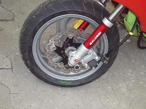 Piaggio NRG Baneracer SOLGT - Ny bremseskive og forfælg med "By Rixen" spacer i aluminium. billede 4