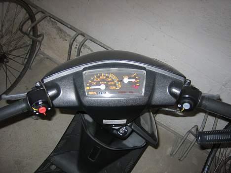 Yamaha jog artistic spec - 3731 km !!! billede 3