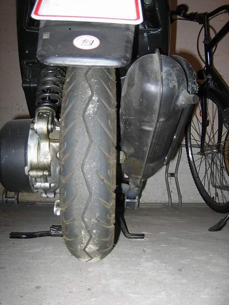 Yamaha jog artistic spec billede 5