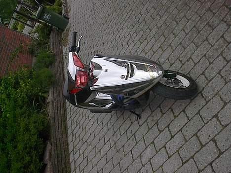 Yamaha jog (solgt) billede 4