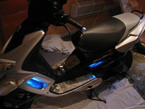 Peugeot speedfight 2 ac - mit neon..  billede 3