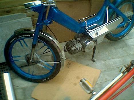 Puch Maxi K SOLGT - Fordækket ER Nokia! Men er stadig ikke helt færdig.. Mangler f.eks. at få sat  karburator og udstødning  på! billede 3