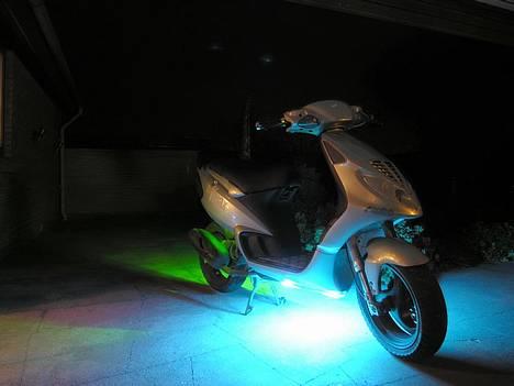 Piaggio NRG BYTTET til RMX.. - mit neon er sku for nice... dyrk lige det skær der....  billede 1