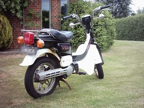 Suzuki FZ50 (SOLGT) billede 2