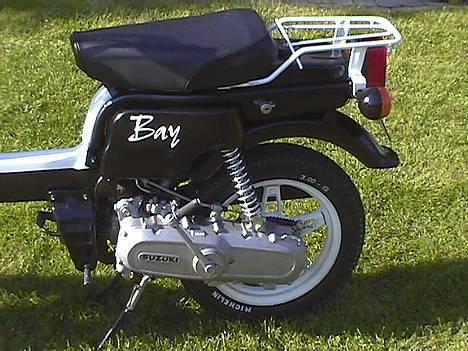 Suzuki FZ50 - motor nypudset og shin´et op... dæk tegnet op m. dækstift.... billede 4