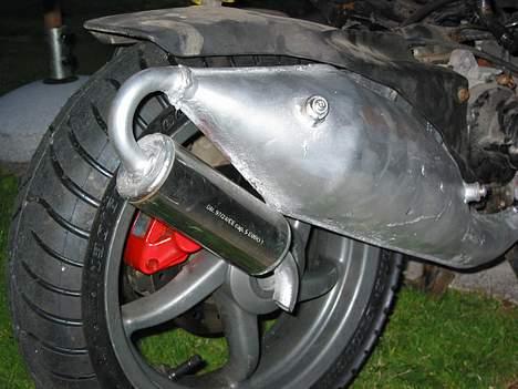 Aprilia Sr 50 Ditech "TIL SALG" - Malet udstødning.... plus en rød kaliber billede 6