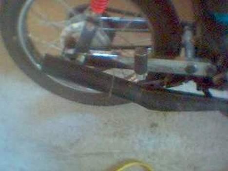 Yamaha fs1 4-gear - udstøding holderen er lige knækket... så har lige fusket...  til jeg tager mig sammen til at at lave det :p.. udstødning nakket af politiet billede 9