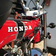 Honda DAX(BUSTED) 