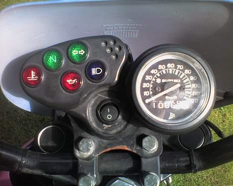 Suzuki RMX (Raceren) ;P inden - indstrumentbrættet kommer temp måler senere. billede 2