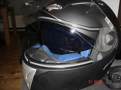 Peugeot JetForce [SOLGT] - Matsort Caberg hjelm med indbygget solbrille funktion - jaaaaaa billede 10