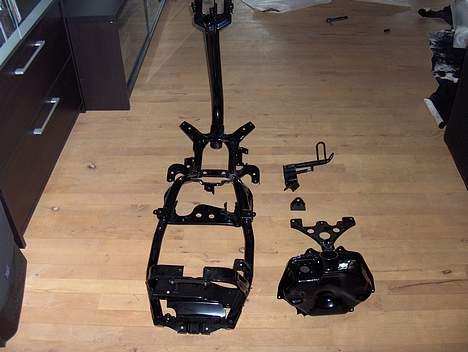 Yamaha Jog - Her har jeg lige fået stellet + div. hjem fra pulverlakeren... billede 7