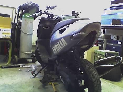 Aprilia Sonic Miss You :'( - Da den næsten var samlet færdig og køreklar ! (; billede 15