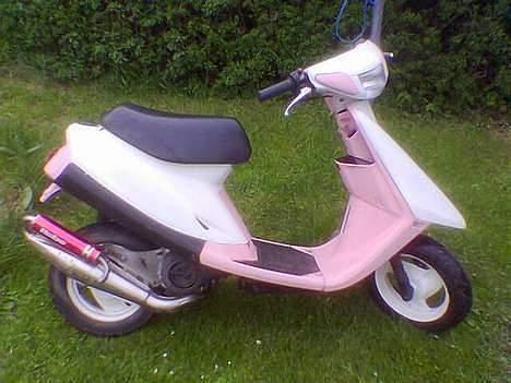 Yamaha jog fs total skadet - billder lånt af www.scootergalleri.dk/html/gal_visbil.asp?ID=86845 billede 1