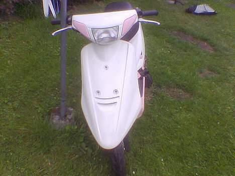 Yamaha jog fs total skadet - billder lånt af www.scootergalleri.dk/html/gal_visbil.asp?ID=86845 billede 2