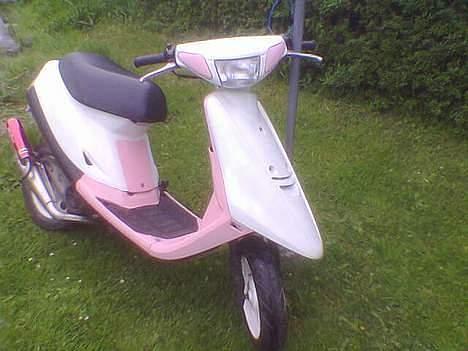 Yamaha jog fs total skadet - billder lånt af www.scootergalleri.dk/html/gal_visbil.asp?ID=86845 billede 4