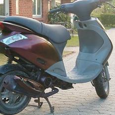 Piaggio zip ny model  ( solgt )