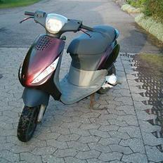 Piaggio zip ny model  ( solgt )