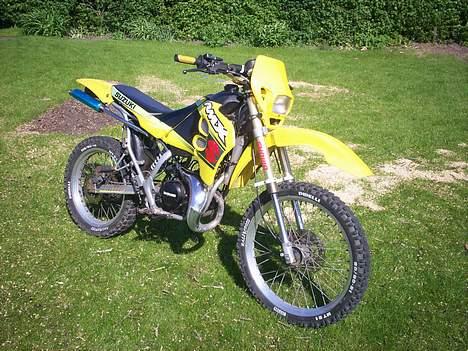 Suzuki Rmx  (SOLGT) billede 1