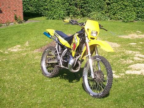 Suzuki Rmx  (SOLGT) billede 3