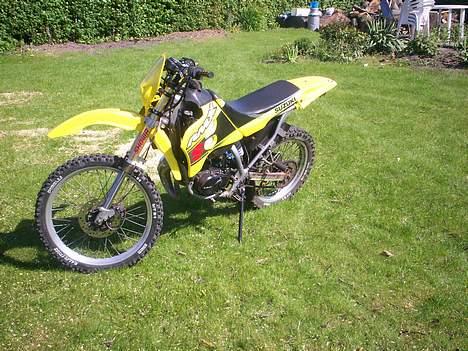 Suzuki Rmx  (SOLGT) billede 6