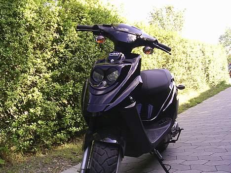 PGO Hot 50 (SOLGT) - Skrå fra fronten billede 4