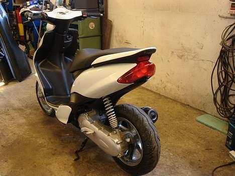 Yamaha Jog R SOLGT :´( - Hjemme i garagen billede 1