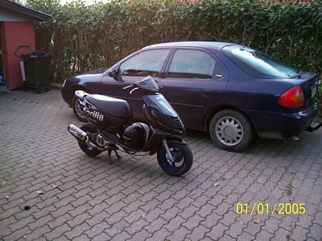 Aprilia sonic GP* Bytet - med min moter og faters mondeo billede 2