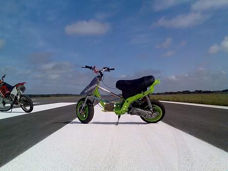 Suzuki  [guld klumpen] smx/derbi - det her er min homies kvern den er fed hehe ses jacob p billede 20